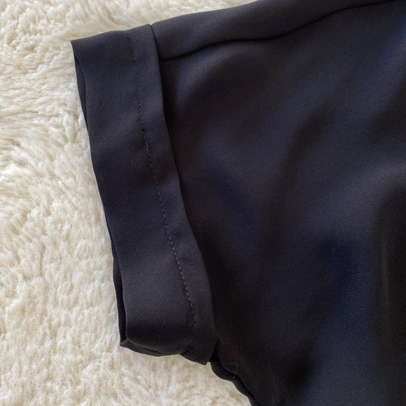 ❤️ BCBG MaxAzria Drape Front Top Blouse Black Size XS NWOT - Picture 5 of 7